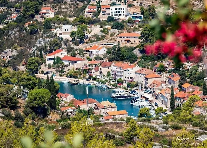 Mary בית נופש Ložišće